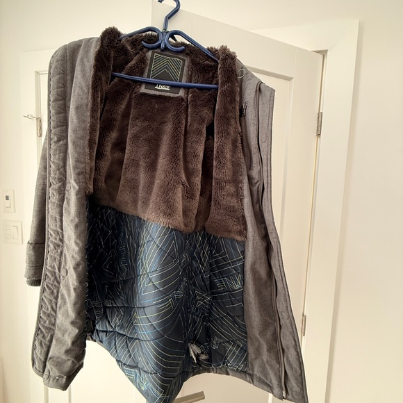 TNA Gray Jacket - Picture 3 of 5